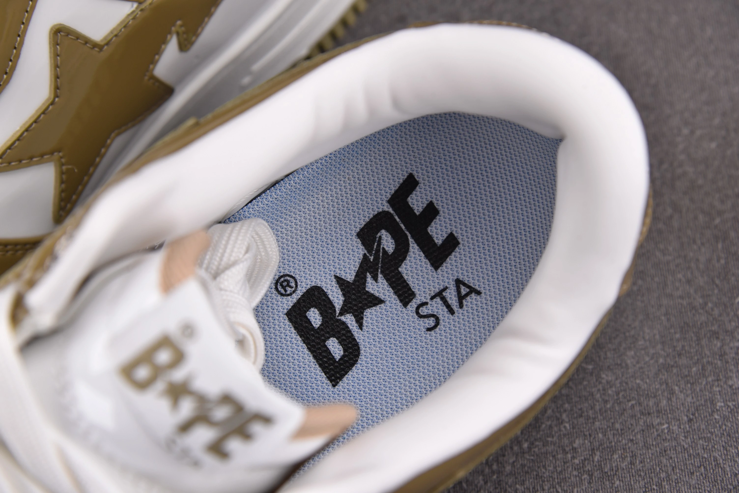 A Bathing Ape Bape Sta Patent Leather White Khaki (2023)